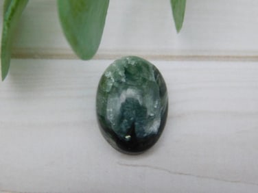 SERAPHINITE CABOCHON ROCK STONE LAPIDARY SPECIMEN