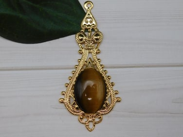 TIGERS EYE PENDANT ROCK STONE LAPIDARY SPECIMEN