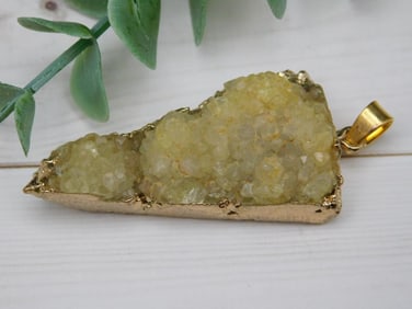 DRUZY QUARTZ PENDANT ROCK STONE LAPIDARY SPECIMEN