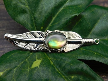 ABALONE STONE FEATHER PENDANT ROCK STONE LAPIDARY SPECIMEN