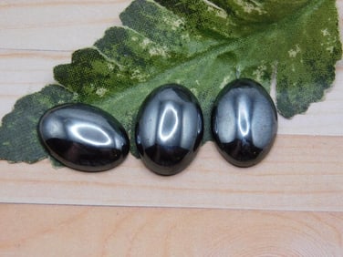 HEMATITE CABOCHON ROCK STONE LAPIDARY SPECIMEN