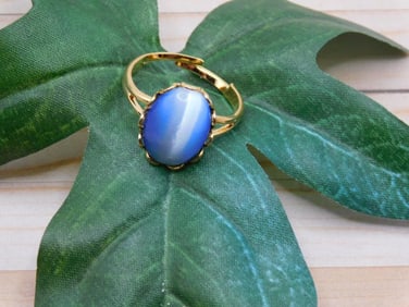 CATS EYE RING ROCK STONE LAPIDARY SPECIMEN