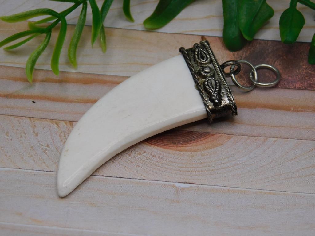 GENUINE STONE PENDANT ROCK STONE LAPIDARY SPECIMEN: GENUINE STONE PENDANT ROCK STONE LAPIDARY SPECIMEN