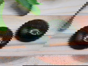 GREEN GOLDSTONE CABOCHON ROCK STONE LAPIDARY SPECIMEN