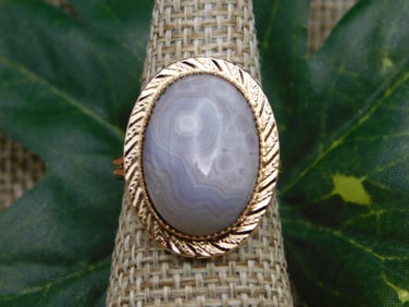 STONE RING ROCK STONE LAPIDARY SPECIMEN