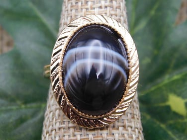 STONE RING ROCK STONE LAPIDARY SPECIMEN