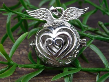 HEART LOCKET PENDANT ROCK STONE LAPIDARY SPECIMEN