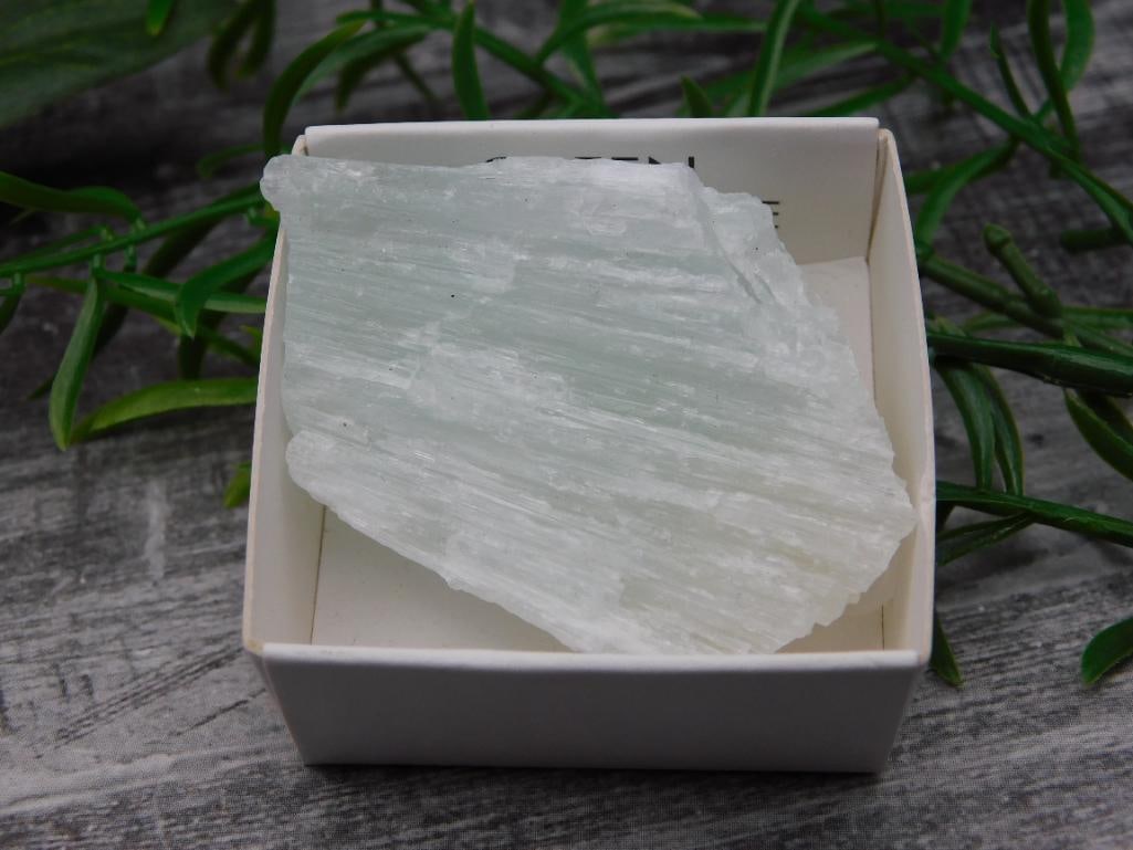 GREEN ARAGONITE ROCK STONE LAPIDARY SPECIMEN (1 of 2)