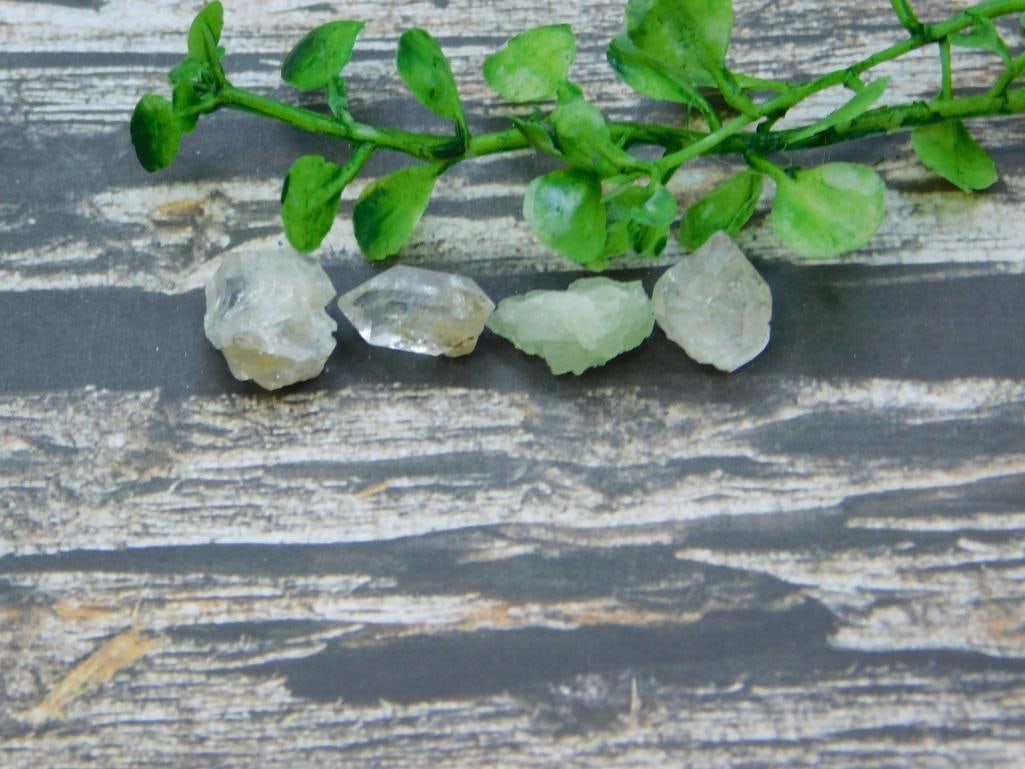 HERKIMER DIAMOND ROCK STONE LAPIDARY SPECIMEN: HERKIMER DIAMOND ROCK STONE LAPIDARY SPECIMEN