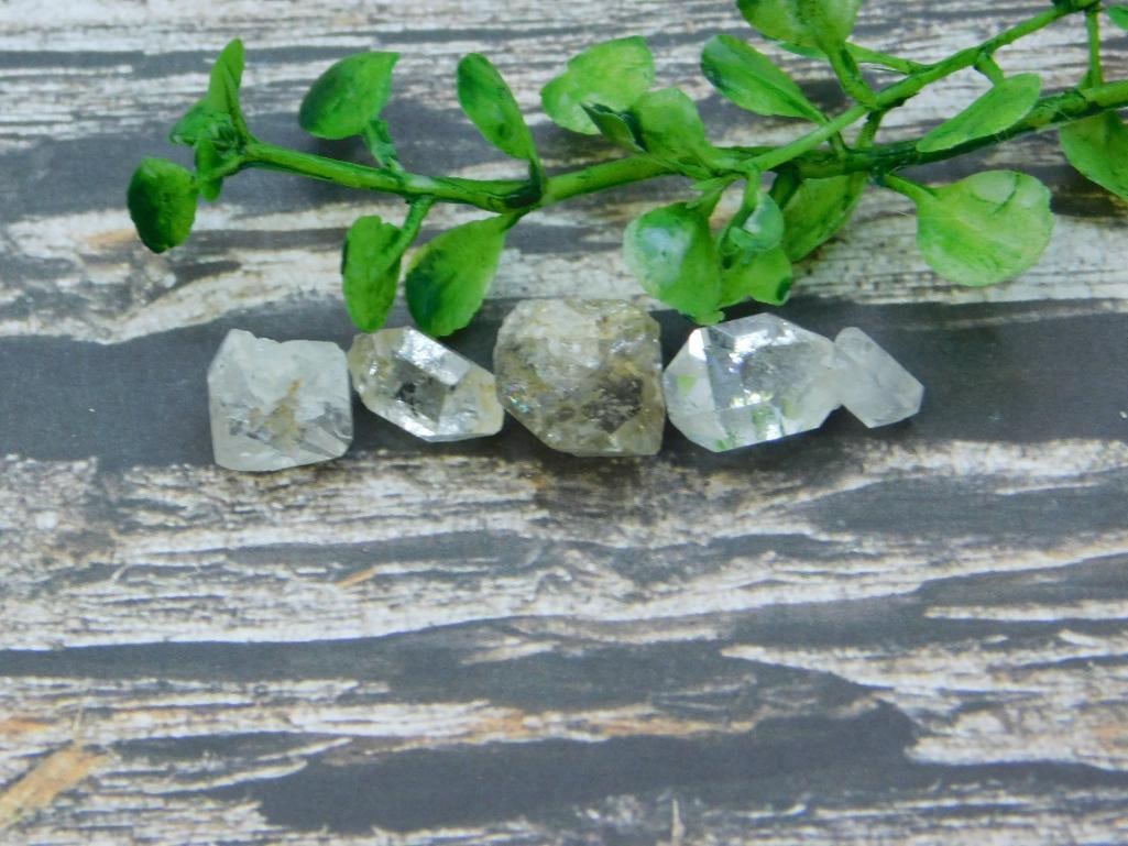 HERKIMER DIAMOND ROCK STONE LAPIDARY SPECIMEN: HERKIMER DIAMOND ROCK STONE LAPIDARY SPECIMEN