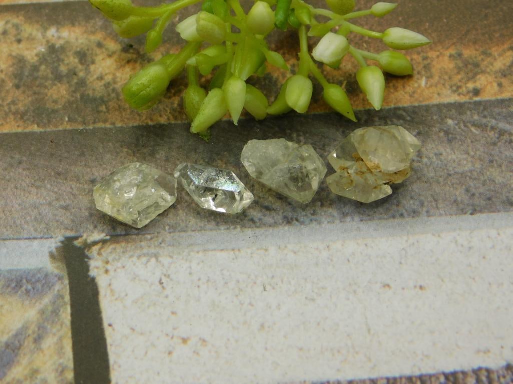 HERKIMER DIAMOND ROCK STONE LAPIDARY SPECIMEN: HERKIMER DIAMOND ROCK STONE LAPIDARY SPECIMEN