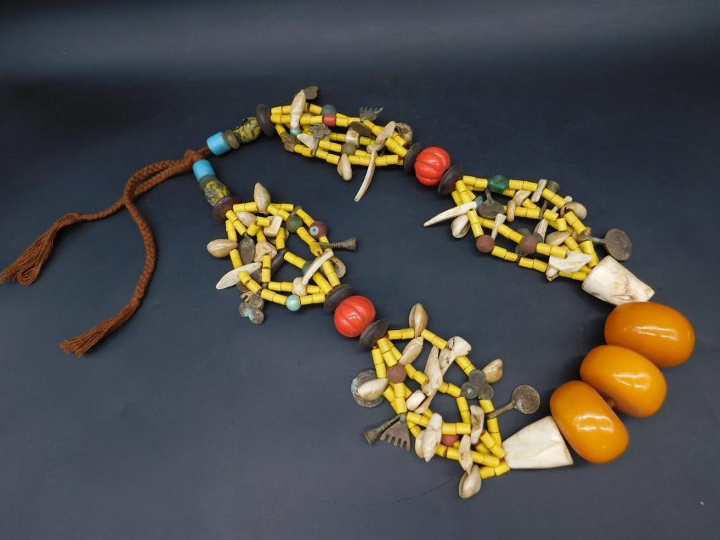 AFRICAN BUTTERSCOTCH TRADE BEADS ROCK STONE LAPIDARY SPECIMEN: AFRICAN BUTTERSCOTCH TRADE BEADS ROCK STONE LAPIDARY SPECIMEN