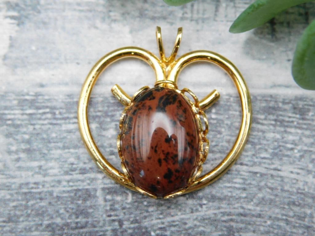 MAHOGANY OBSIDIAN HEART PENDANT ROCK STONE LAPIDARY SPECIMEN: MAHOGANY OBSIDIAN HEART PENDANT ROCK STONE LAPIDARY SPECIMEN