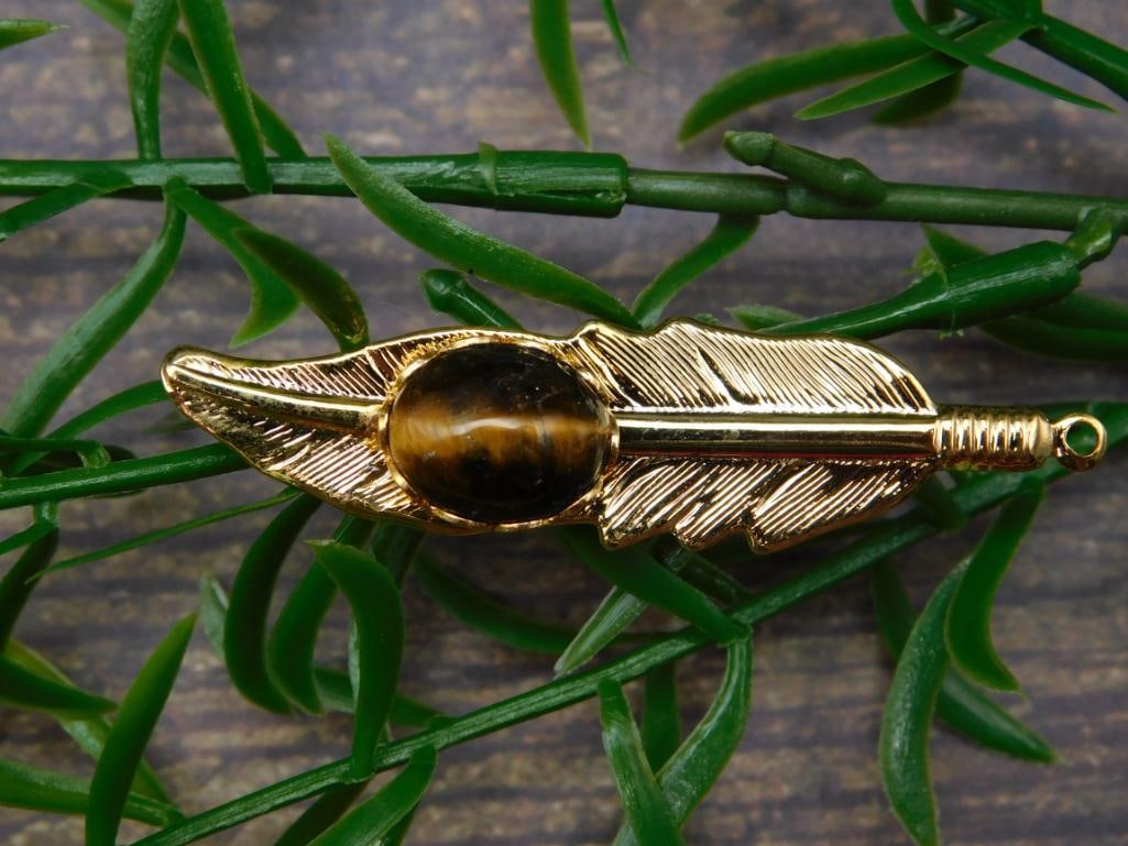 CATS EYE FEATHER PENDANT ROCK STONE LAPIDARY SPECIMEN: CATS EYE FEATHER PENDANT ROCK STONE LAPIDARY SPECIMEN