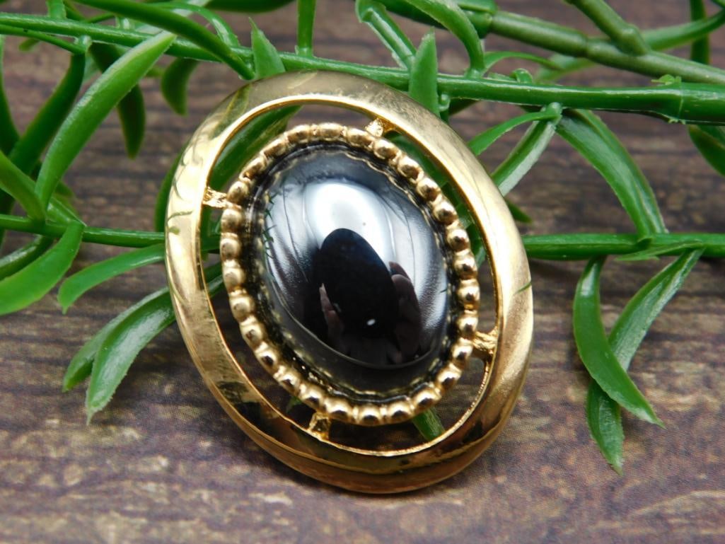 HEMATITE PENDANT ROCK STONE LAPIDARY SPECIMEN: HEMATITE PENDANT ROCK STONE LAPIDARY SPECIMEN