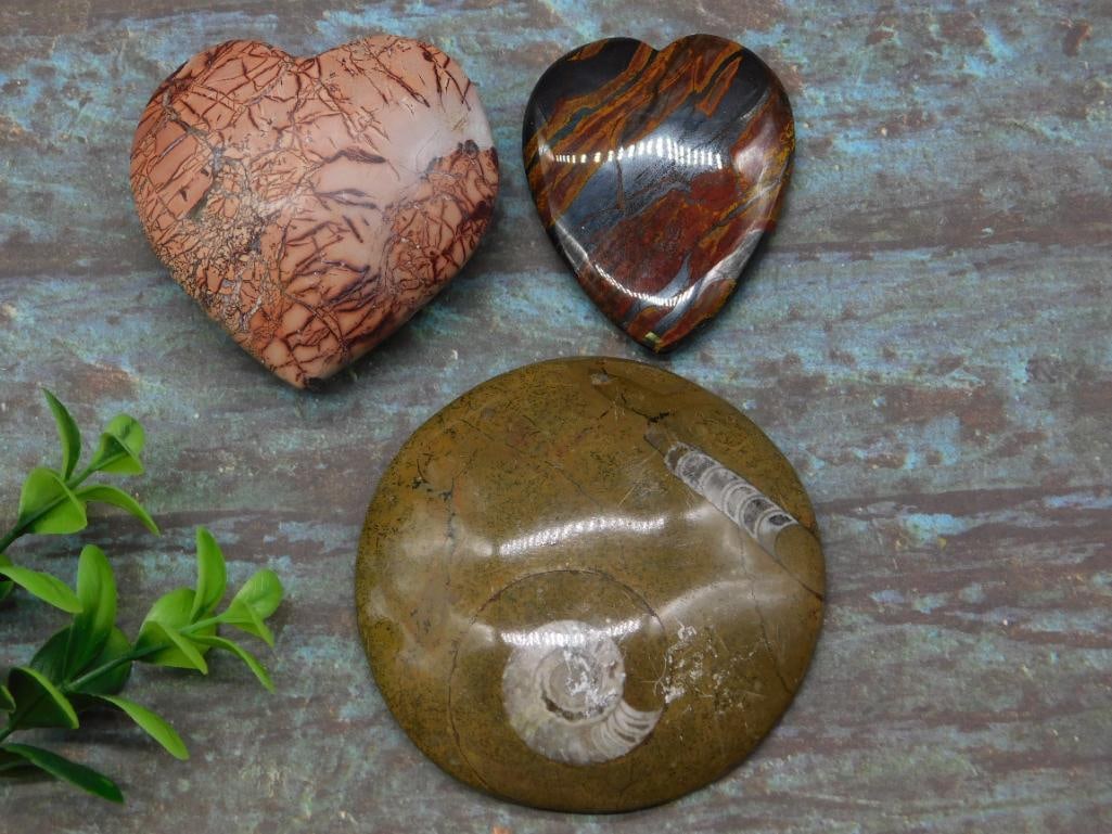 MIXED LOT ROCK STONE LAPIDARY SPECIMEN: MIXED LOT ROCK STONE LAPIDARY SPECIMEN