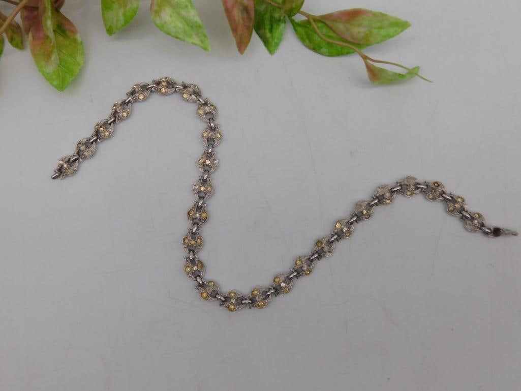 Silver and Yellow Stone Accent Link Bracelet: Silver and Yellow Stone Accent Link Bracelet