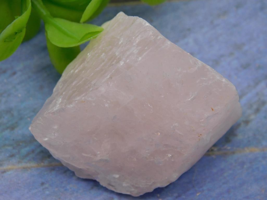 Natural Rose Quartz Stone Specimen ? 39 Grams ROCK STONE LAPIDARY SPECIMEN (1 of 2)