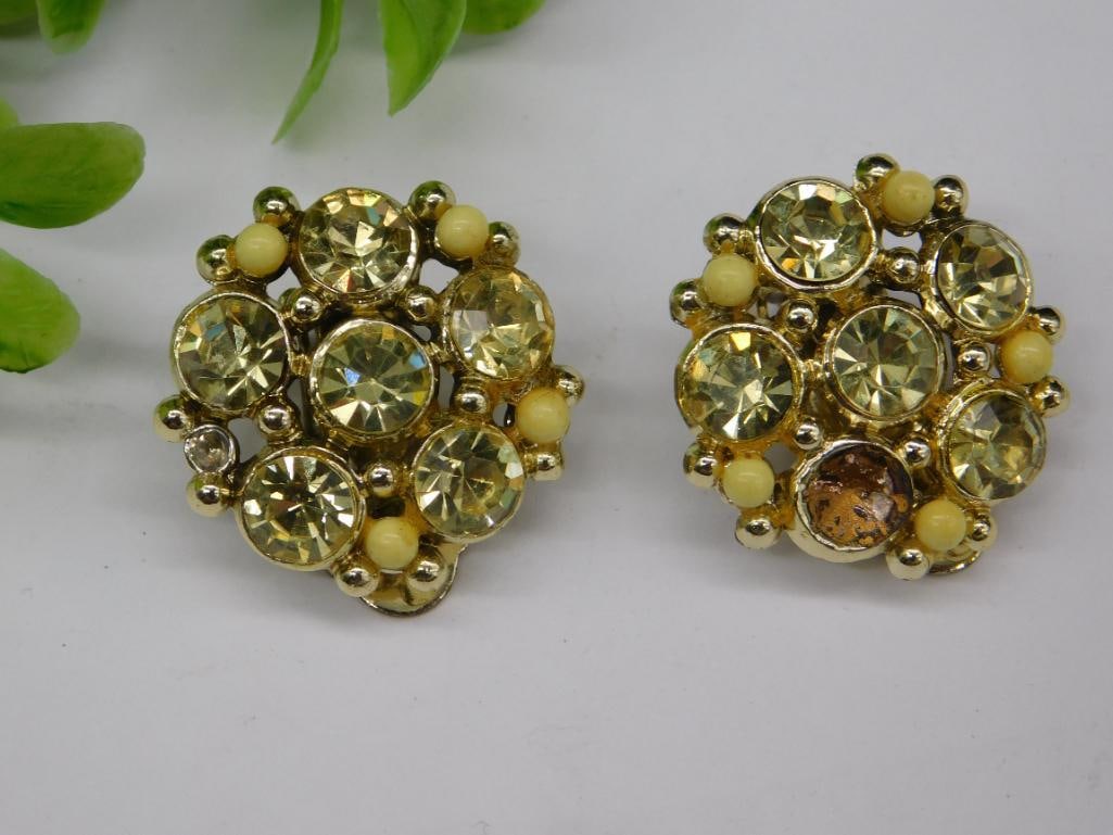Vintage Gold-Tone Clip-On Earrings with Yellow Rhinestones: Vintage Gold-Tone Clip-On Earrings with Yellow Rhinestones
