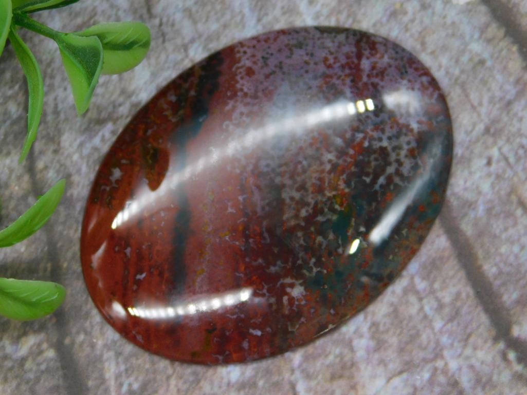 BLOODSTONE CABOCHON ROCK STONE LAPIDARY SPECIMEN: BLOODSTONE CABOCHON ROCK STONE LAPIDARY SPECIMEN