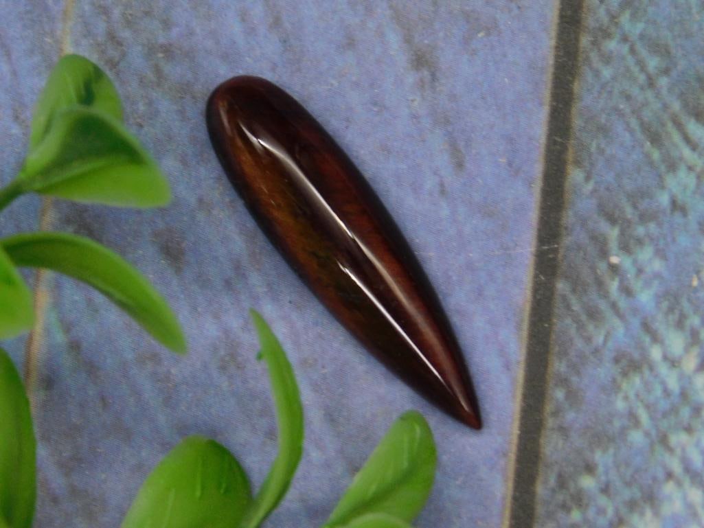 DEEP RED CABOCHON ROCK STONE LAPIDARY SPECIMEN: DEEP RED CABOCHON ROCK STONE LAPIDARY SPECIMEN