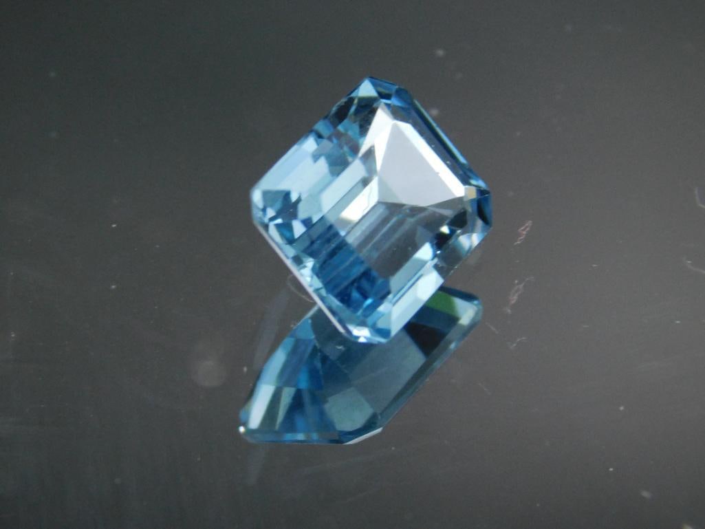 BLUE GEMSTONE 1.55 CARAT ROCK STONE LAPIDARY SPECIMEN (1 of 2)