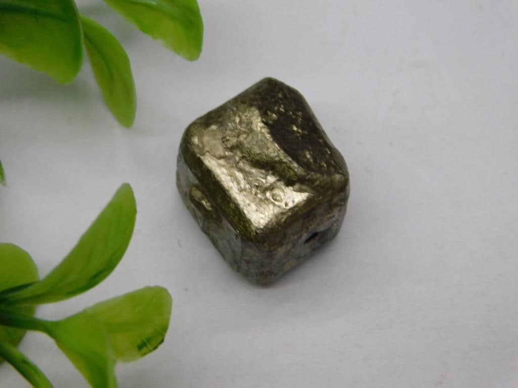 ROCK STONE LAPIDARY SPECIMEN: ROCK STONE LAPIDARY SPECIMEN