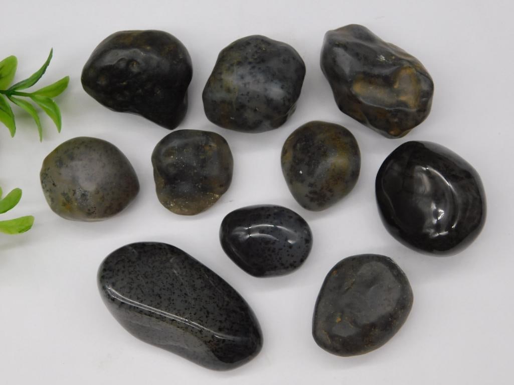 SWEET WATER AGATES ROCK STONE LAPIDARY SPECIMEN (1 of 3)