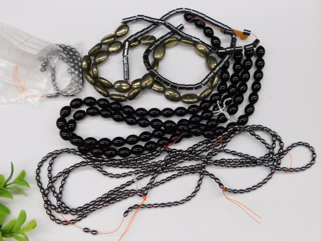 BEADS ROCK STONE LAPIDARY SPECIMEN (1 of 3)