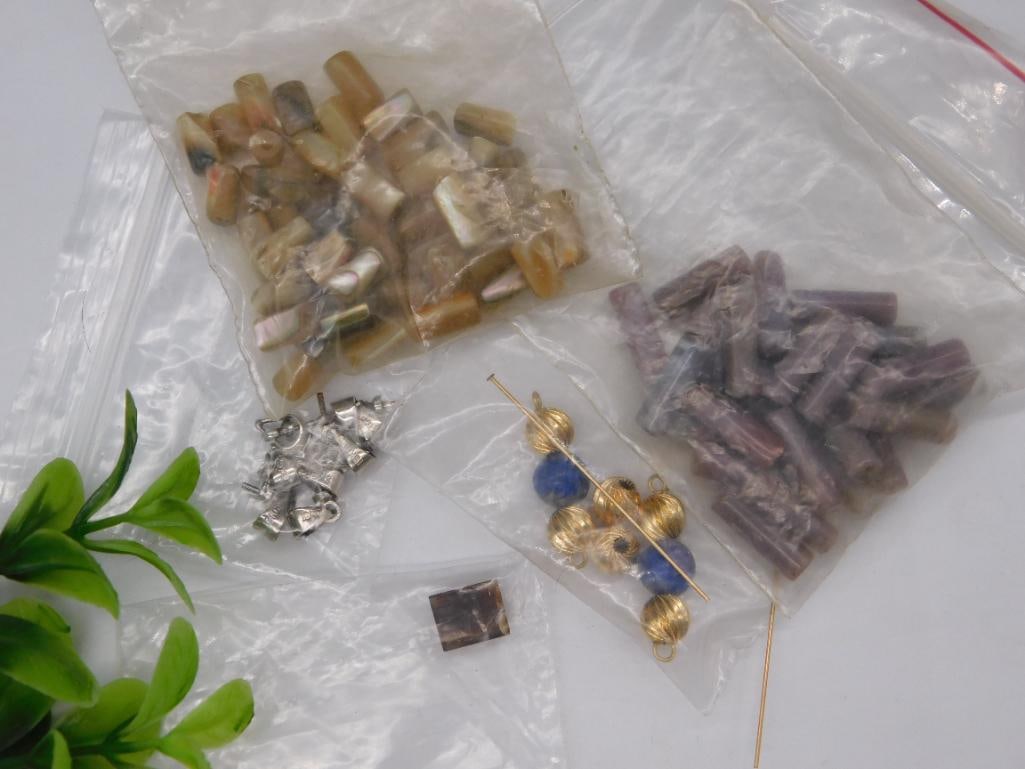 BEADS ROCK STONE LAPIDARY SPECIMEN (1 of 2)