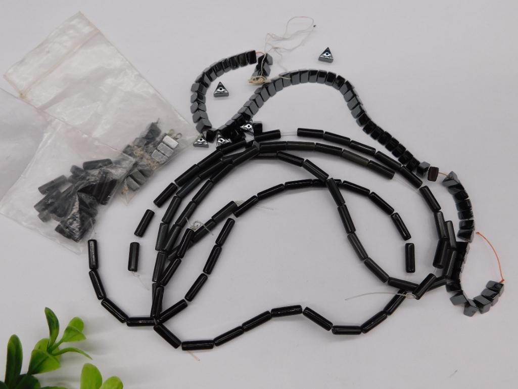 BEADS ROCK STONE LAPIDARY SPECIMEN: BEADS ROCK STONE LAPIDARY SPECIMEN