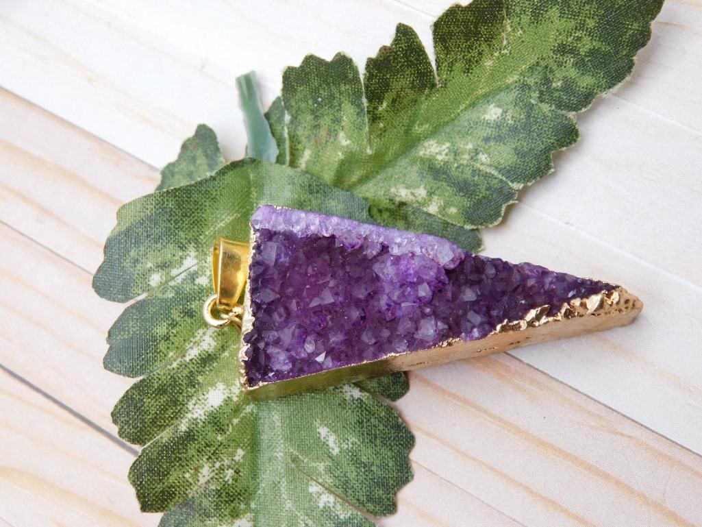 DRUZY QUARTZ PENDANT ROCK STONE LAPIDARY SPECIMEN: DRUZY QUARTZ PENDANT ROCK STONE LAPIDARY SPECIMEN