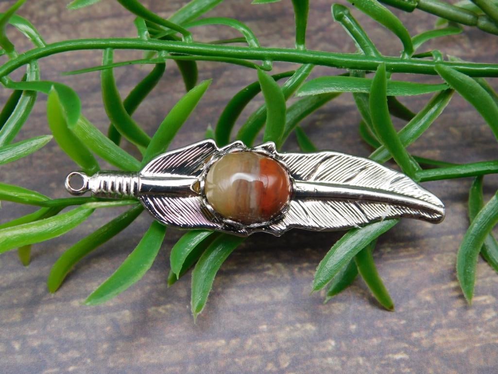 BANDED AGATE FEATHER PENDANT ROCK STONE LAPIDARY SPECIMEN (1 of 2)