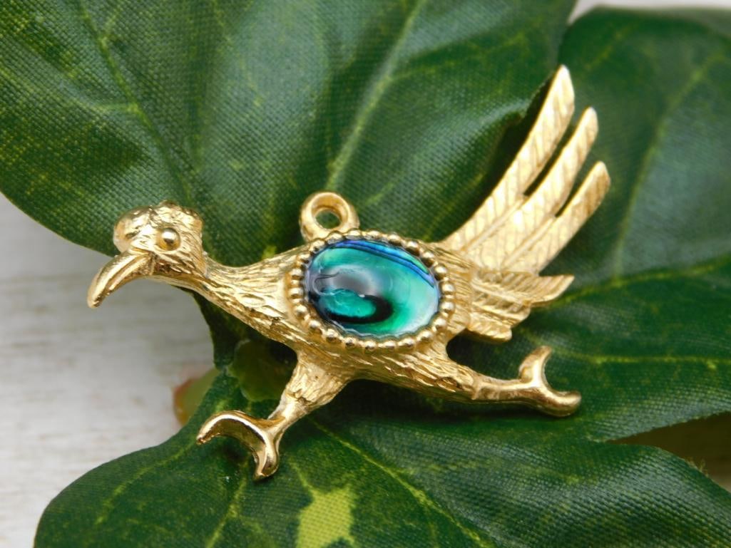 ABALONE STONE ROAD RUNNER PENDANT ROCK STONE LAPIDARY SPECIMEN (1 of 2)