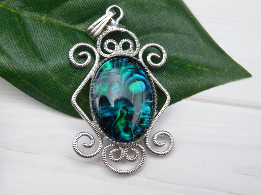 ABALONE STONE PENDANT ROCK STONE LAPIDARY SPECIMEN (1 of 2)