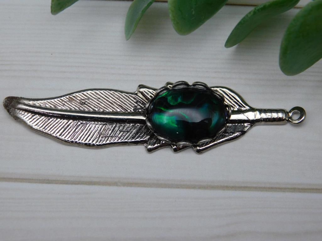 ABALONE STONE FEATHER PENDANT ROCK STONE LAPIDARY SPECIMEN (1 of 2)