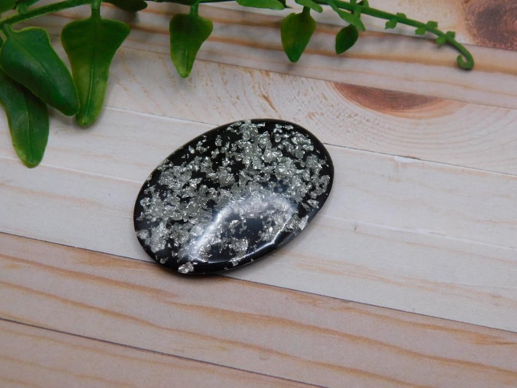 SILVER FLECKED CABOCHON ROCK STONE LAPIDARY SPECIMEN: SILVER FLECKED CABOCHON ROCK STONE LAPIDARY SPECIMEN