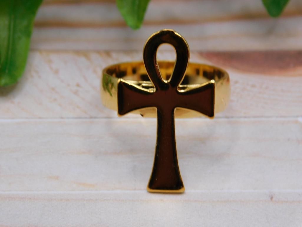 ANKH RING ROCK STONE LAPIDARY SPECIMEN: ANKH RING ROCK STONE LAPIDARY SPECIMEN