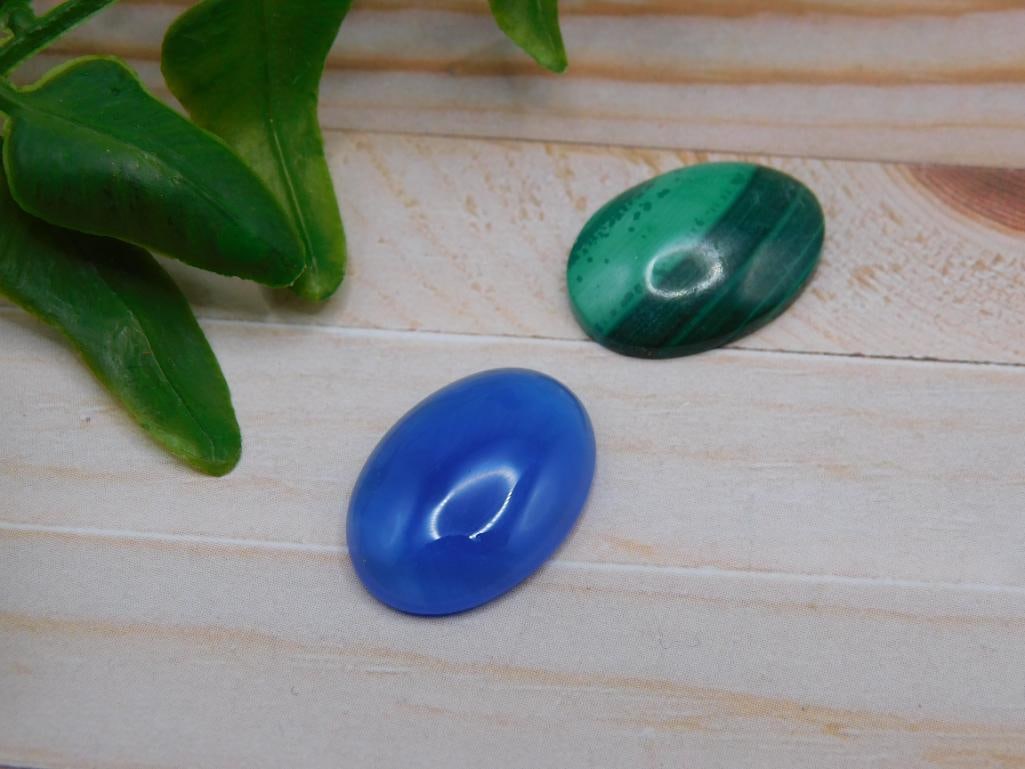 CABOCHONS ROCK STONE LAPIDARY SPECIMEN: CABOCHONS ROCK STONE LAPIDARY SPECIMEN