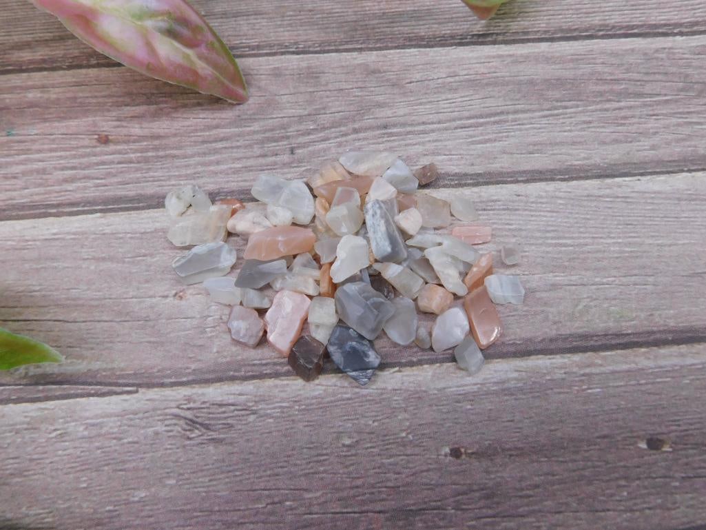 Lot of Various Small Gemstone Fragments (1 of 2)