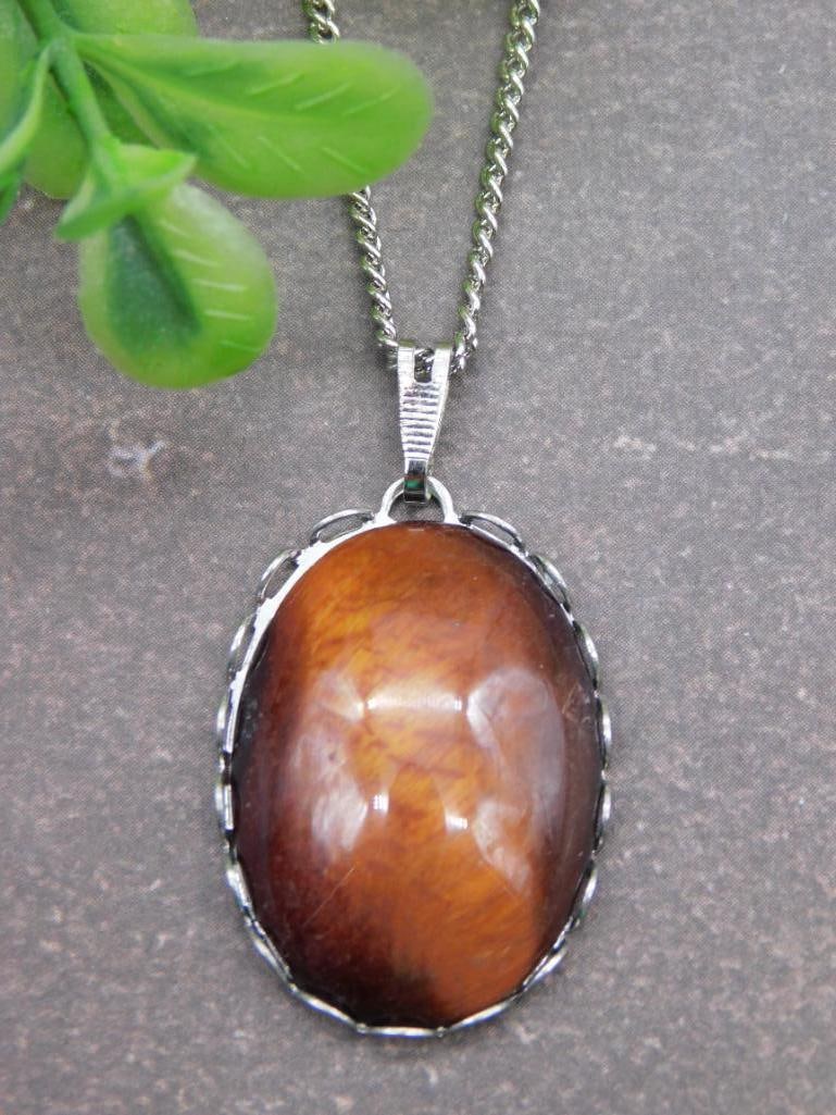 GENUINE STONE PENDANT ON CHAIN NECKLACE: GENUINE STONE PENDANT ON CHAIN NECKLACE