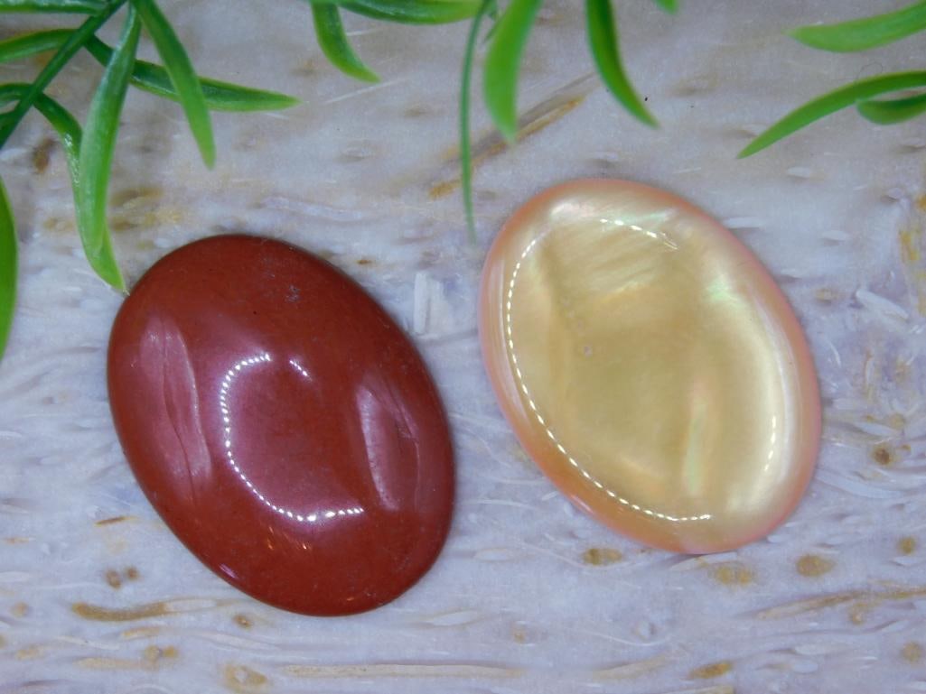 CABOCHONS ROCK STONE LAPIDARY SPECIMEN: CABOCHONS ROCK STONE LAPIDARY SPECIMEN