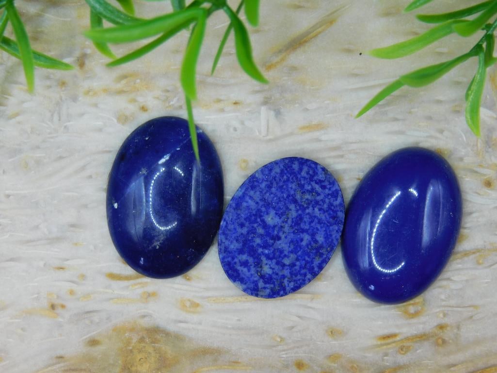 CABOCHONS ROCK STONE LAPIDARY SPECIMEN: CABOCHONS ROCK STONE LAPIDARY SPECIMEN