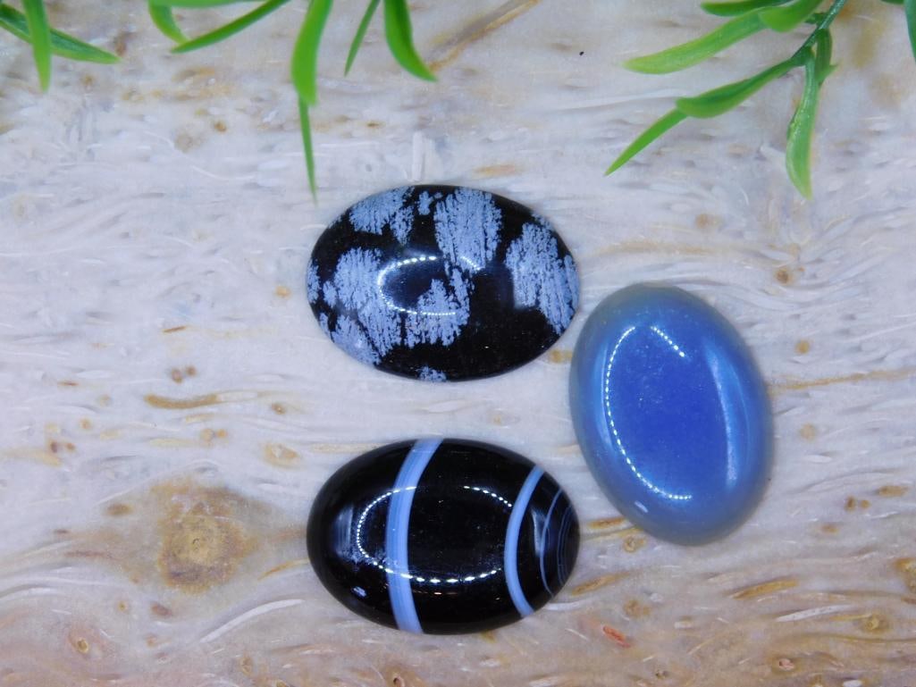 CABOCHONS ROCK STONE LAPIDARY SPECIMEN: CABOCHONS ROCK STONE LAPIDARY SPECIMEN