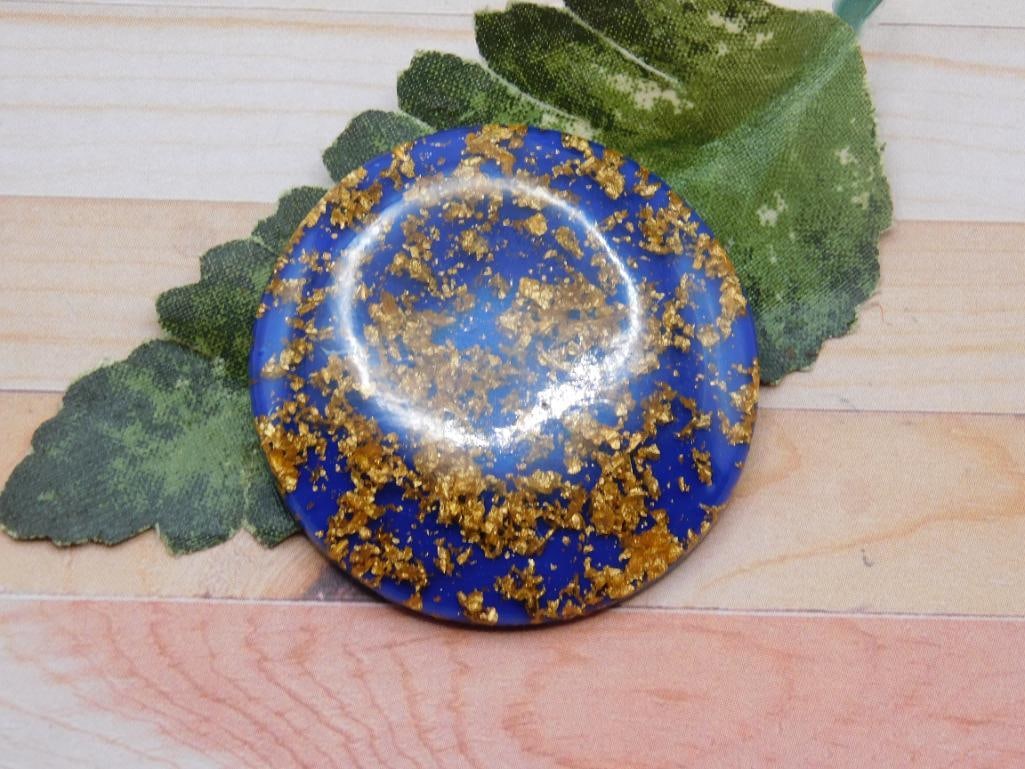 GOLD FLECKED CABOCHON ROCK STONE LAPIDARY SPECIMEN: GOLD FLECKED CABOCHON ROCK STONE LAPIDARY SPECIMEN