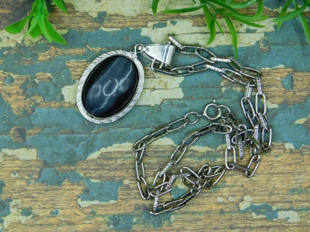 CATS EYE PENDANT NECKLACE ROCK STONE LAPIDARY SPECIMEN: CATS EYE PENDANT NECKLACE ROCK STONE LAPIDARY SPECIMEN