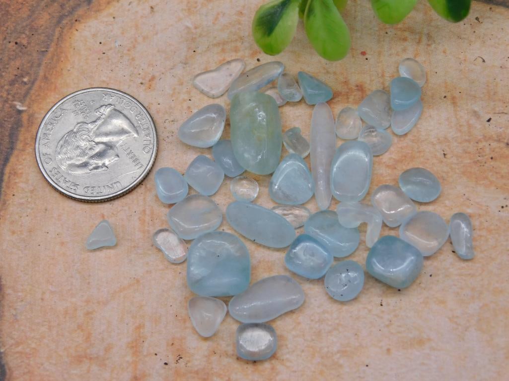 AQUAMARINE ROCK STONE LAPIDARY SPECIMEN: AQUAMARINE ROCK STONE LAPIDARY SPECIMEN