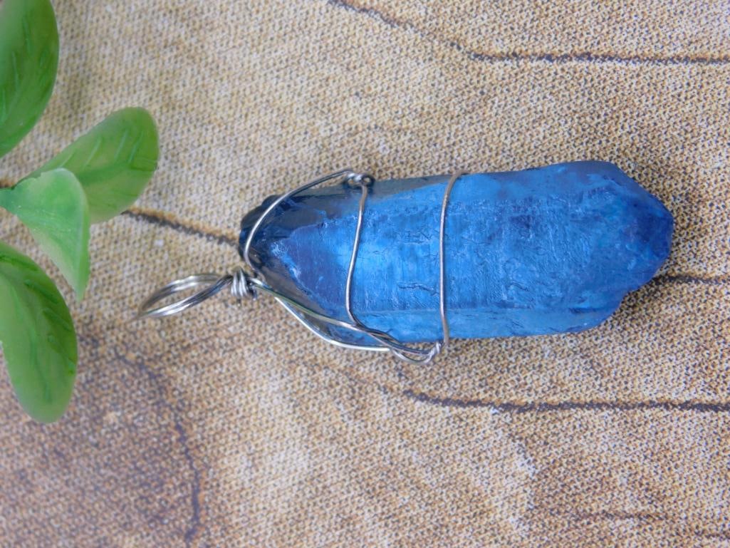 WIRE WRAPPED PENDANT ROCK STONE LAPIDARY SPECIMEN: WIRE WRAPPED PENDANT ROCK STONE LAPIDARY SPECIMEN