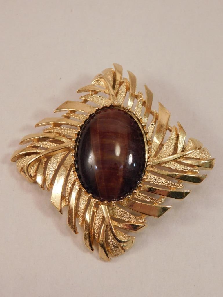 TIGER EYE CABOCHON BROOCH (1 of 2)