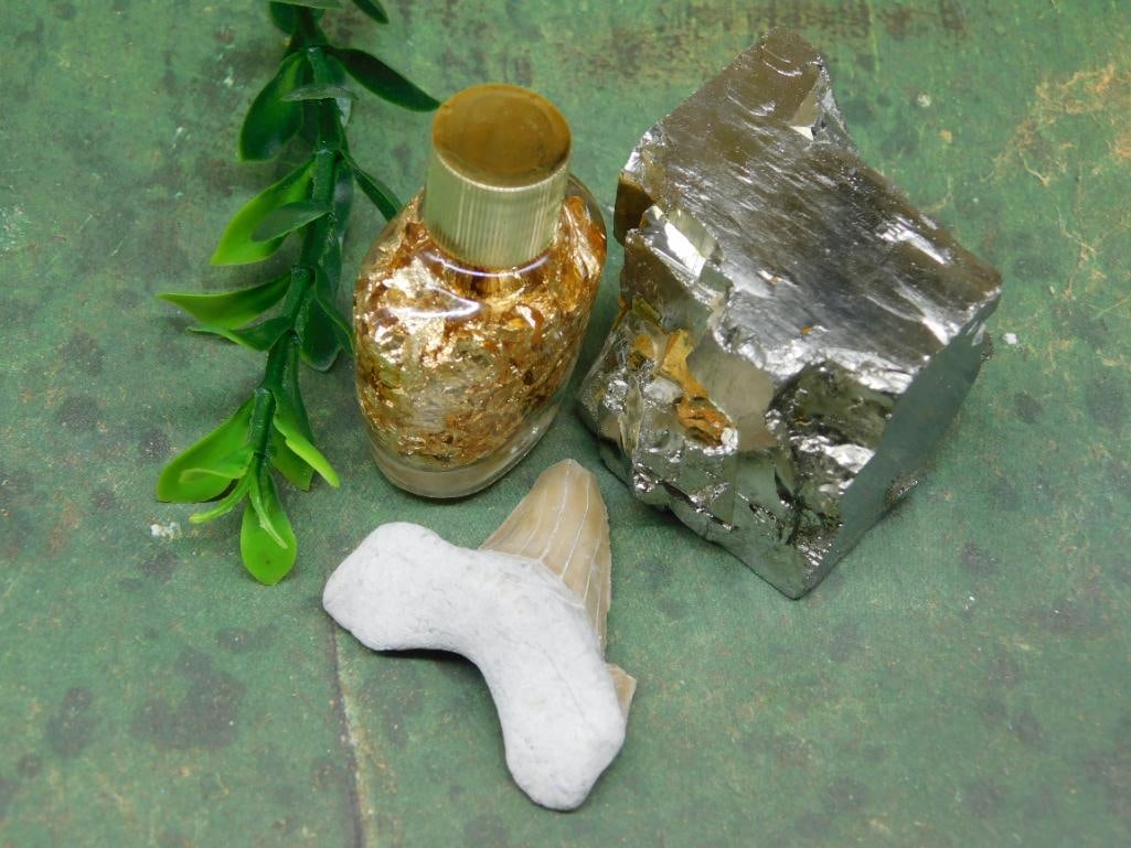 MIXED LOT ROCK STONE LAPIDARY SPECIMEN: MIXED LOT ROCK STONE LAPIDARY SPECIMEN